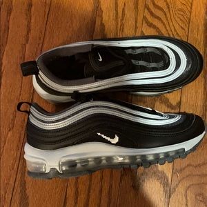 Boys nike air max sneakers excellent condition